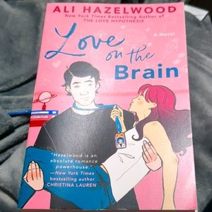 Love on the brain by Ali Hazelwood